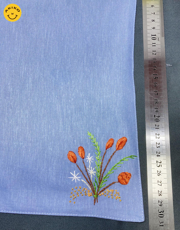 リネン手刺繍ハンカチ「草花」30cm×30cm「ふじいろ」 6枚目の画像