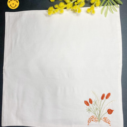 リネン手刺繍ハンカチ「草花」30cm×30cm「ホワイト」 7枚目の画像