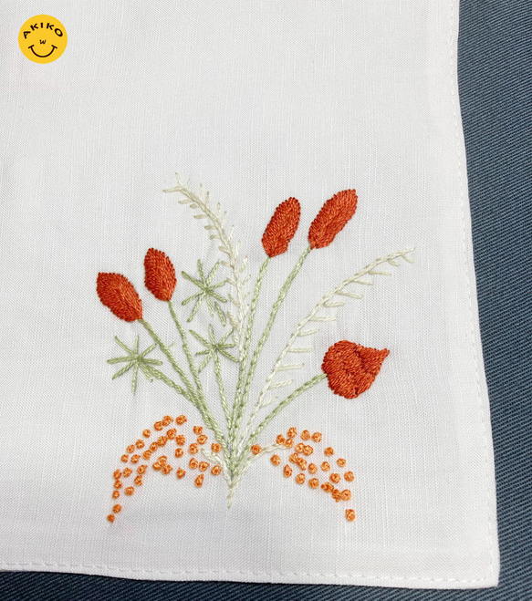 リネン手刺繍ハンカチ「草花」30cm×30cm「ホワイト」 6枚目の画像