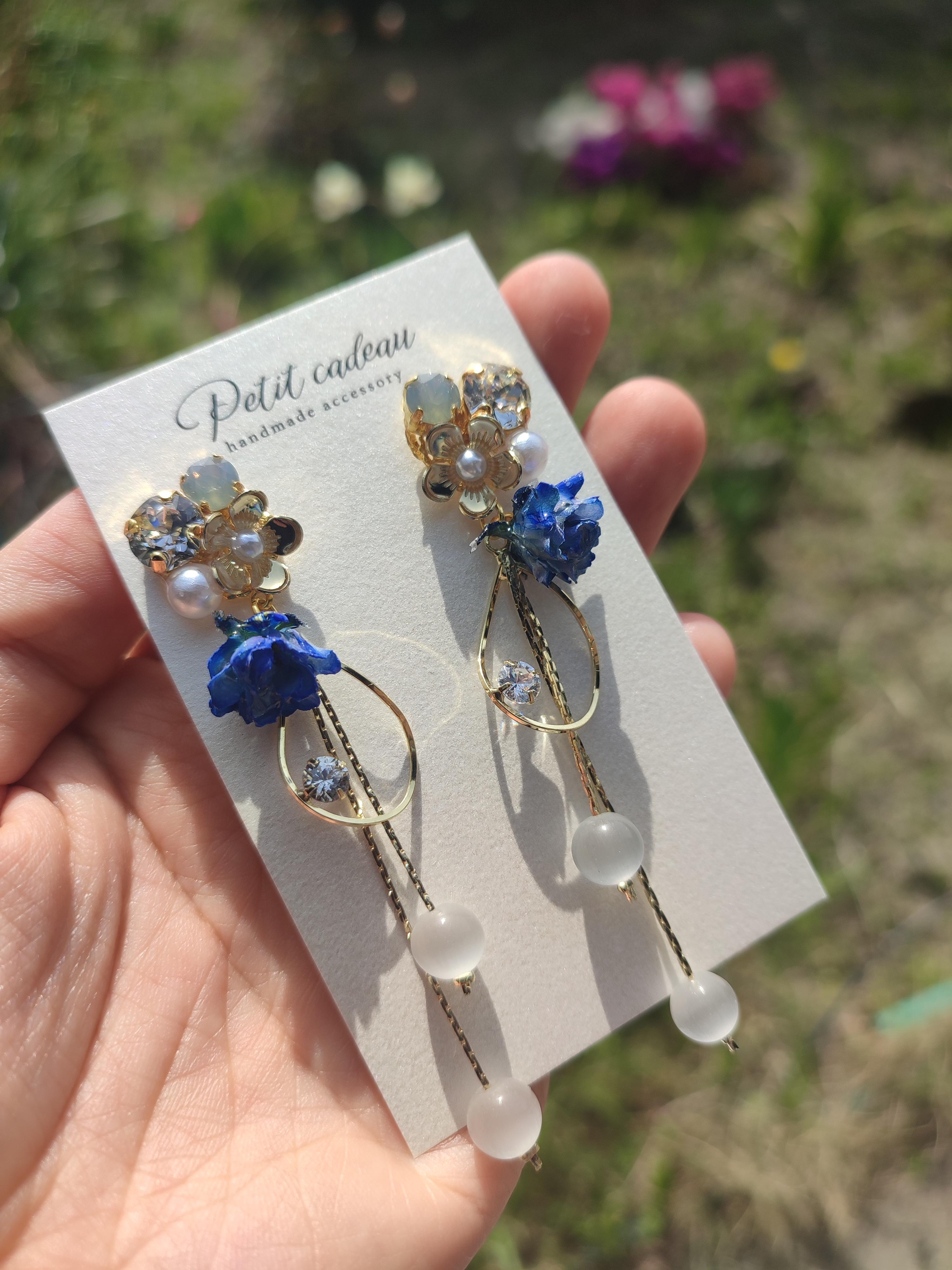 kawaii♡リトルウッズ蕾 雫レジン 薔薇 スワロ ピアス/イヤリング✩.*˚ スワロフスキークリスタル × リトルウッズ 青薔薇 ピアス（その他