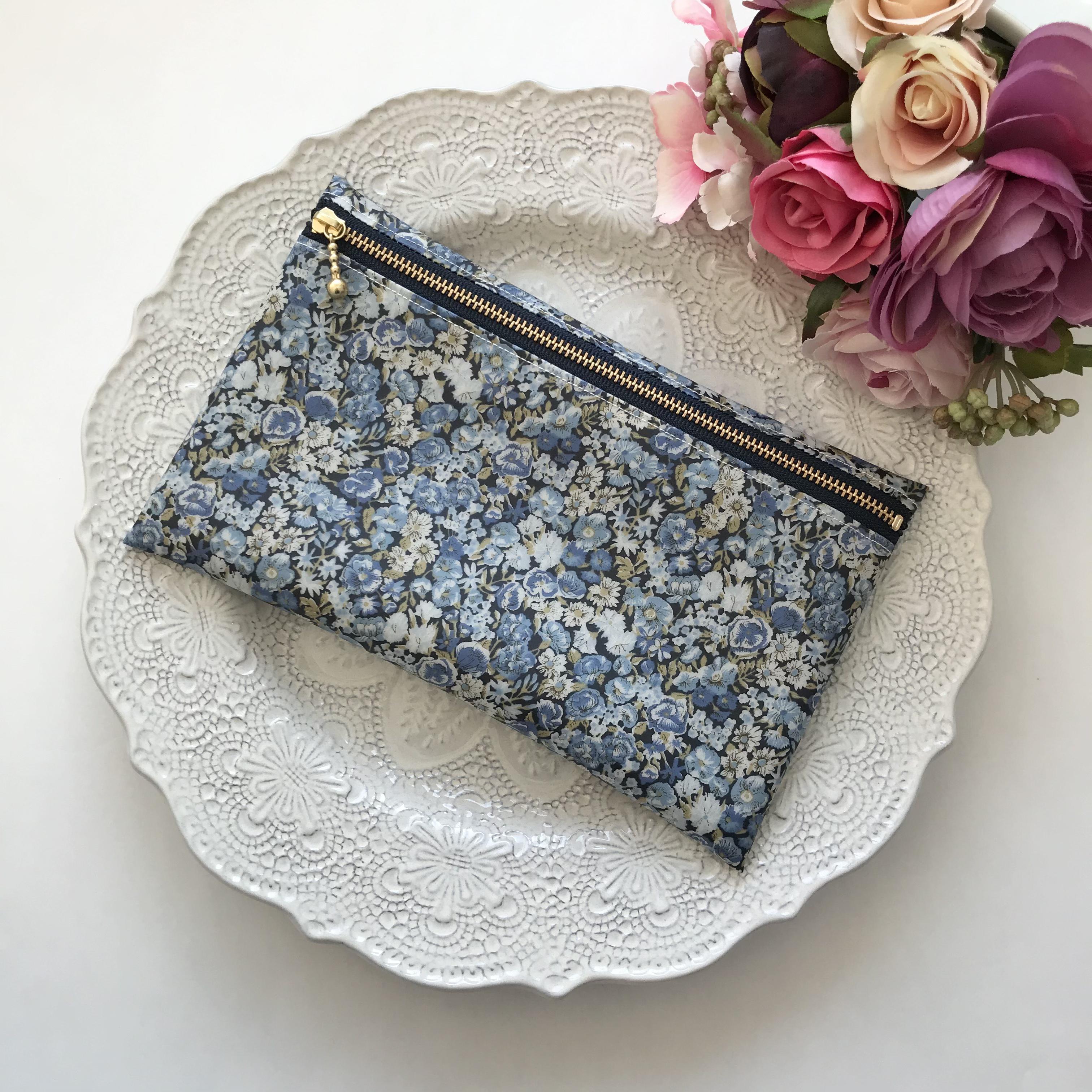 マスクケース ⌘ チャイブ ディープブルー ⌘ リバティ ラミネート生地  