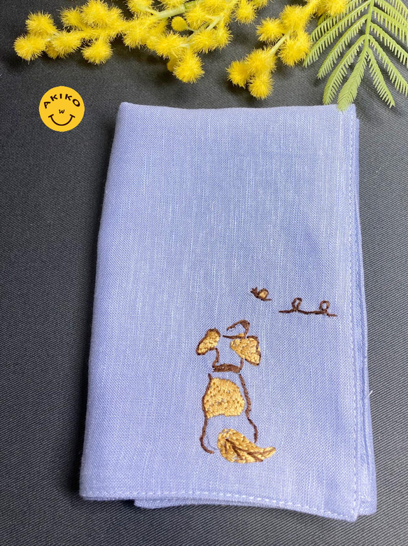 リネン手刺繍ハンカチ「犬」30cm×30cm「ふじいろ」 1枚目の画像