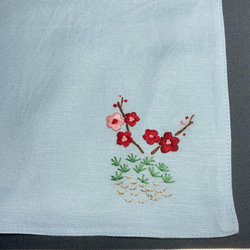 リネン手刺繍ハンカチ「桜」30cm×30cm「パステルブルー」 6枚目の画像