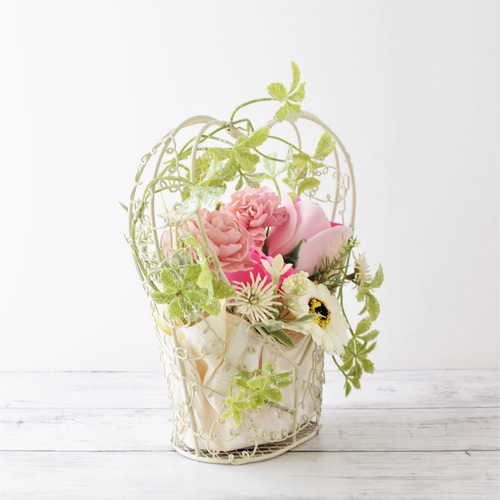 ハート型花器のソープフラワーのアレンジメント アートフラワー n