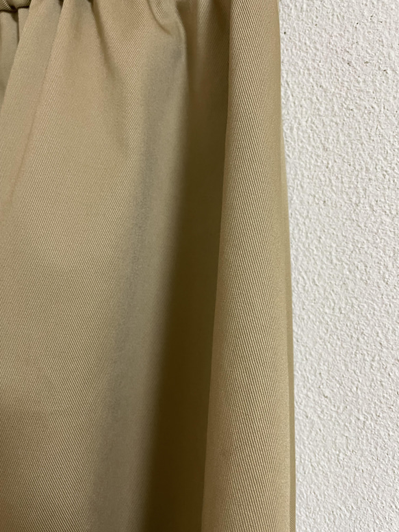 ベージュのフレアスカート 3枚目の画像
