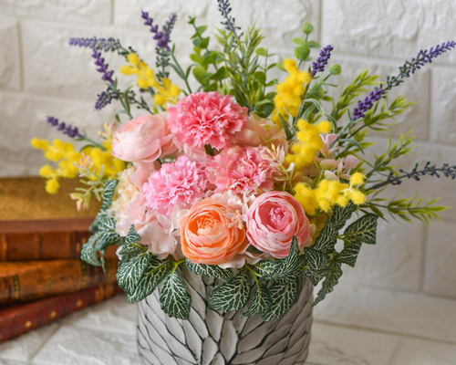 新作♪カーネーションとラナンキュラス・ミモザにラベンダー、グリーン