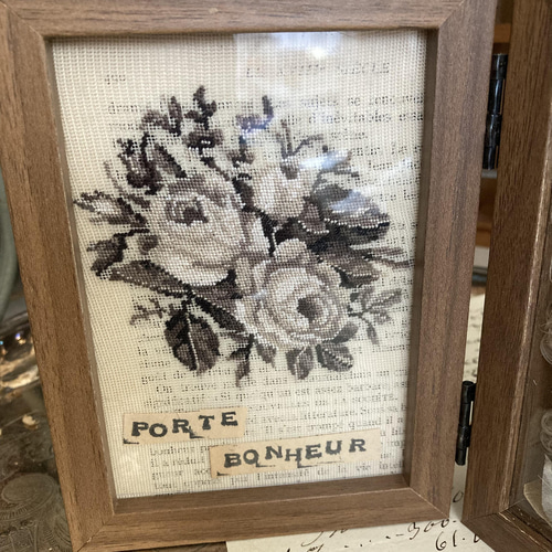 シャビーなアンティーク素材コラージュシャドウボックス♪装飾用