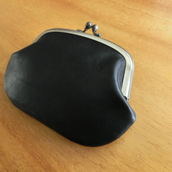 イタリアンレザー　ヌメ革　仕切り付き　がま口財布(ブラック） 4枚目の画像