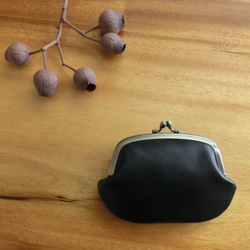 イタリアンレザー　ヌメ革　仕切り付き　がま口財布(ブラック） 1枚目の画像