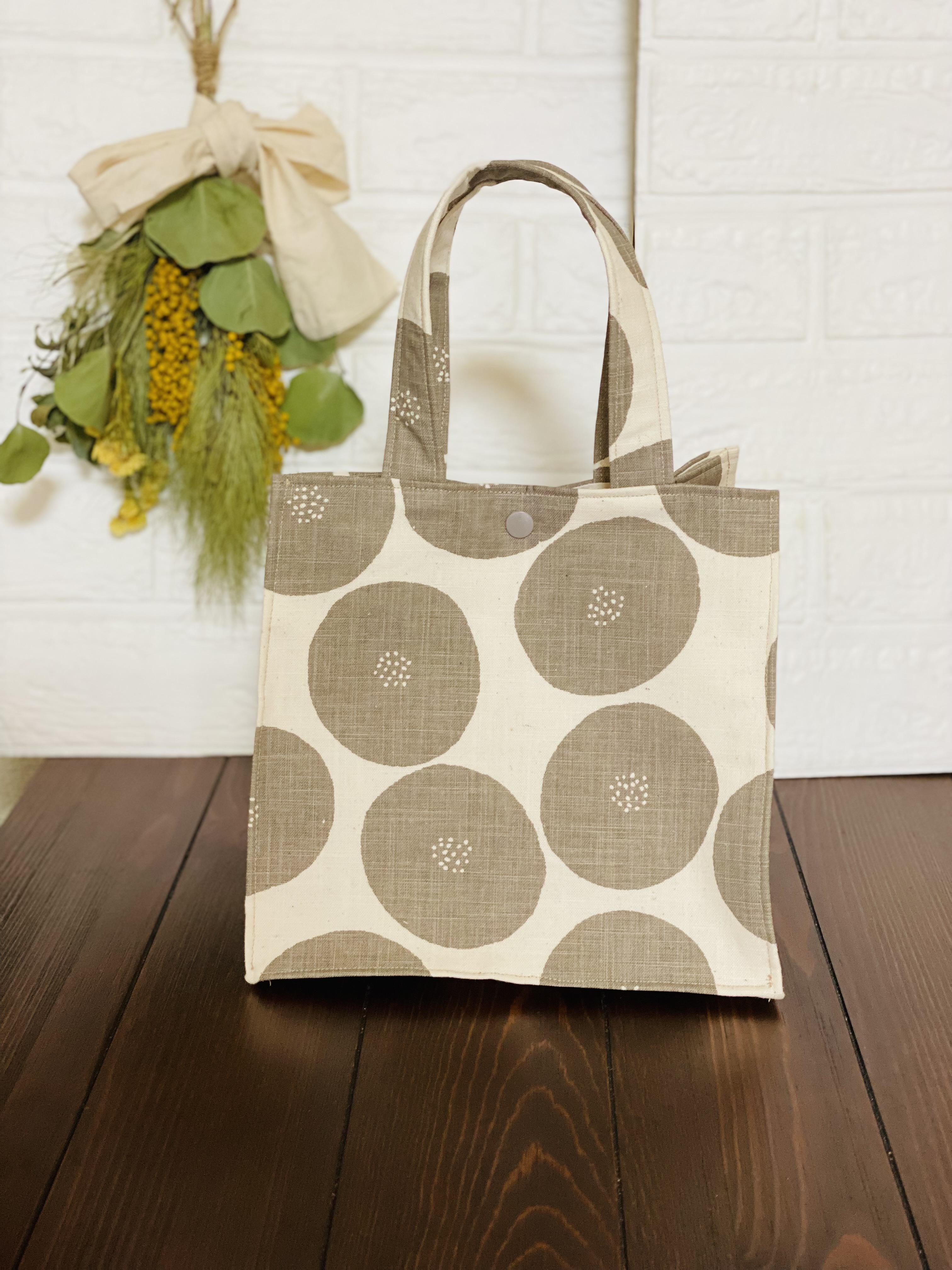 あんぱん柄グレー☆キューブスクエアランチトートバッグ♪ トート  