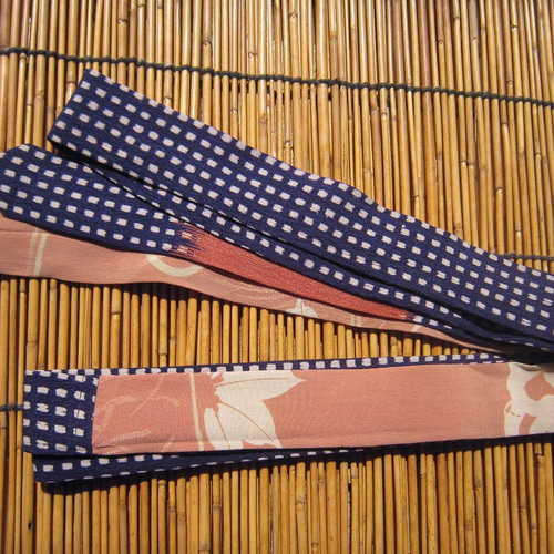 作家物　縮緬で作った暖簾　古布　リメイク　アンティーク 作家物 縮緬で作った暖簾 古布 リメイク アンティーク - メルカリ