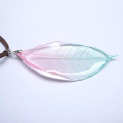 Pink & Green Gradation Leaf Pendant 5枚目の画像