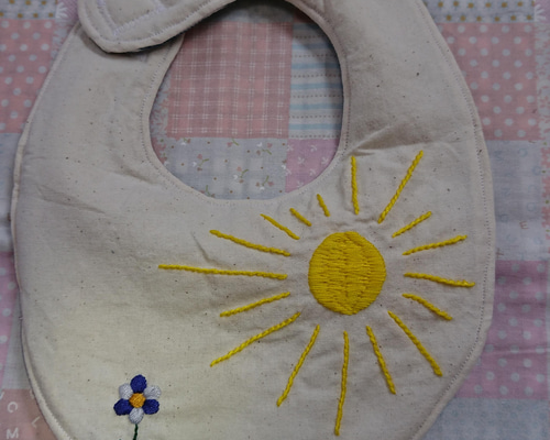 ハンドメイド スタイ よだれかけ 太陽 刺繍 スタイ・よだれかけ