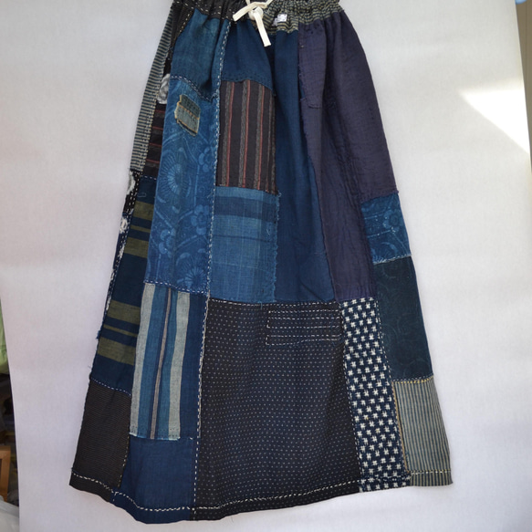 古布　木綿　藍色　型染から手縫いギャザースカート　Ｊ-57 15枚目の画像