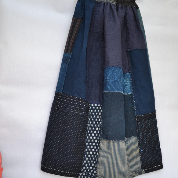 古布　木綿　藍色　型染から手縫いギャザースカート　Ｊ-57 17枚目の画像