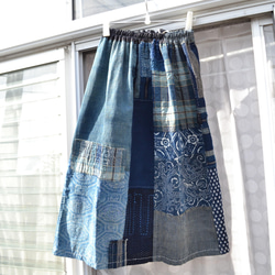 古布　木綿　藍色　型染から手縫いギャザースカート　Ｊ-57 1枚目の画像
