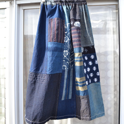 古布　木綿　藍色　型染から手縫いギャザースカート　Ｊ-57 2枚目の画像