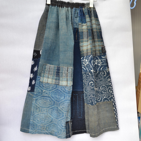 古布　木綿　藍色　型染から手縫いギャザースカート　Ｊ-57 10枚目の画像
