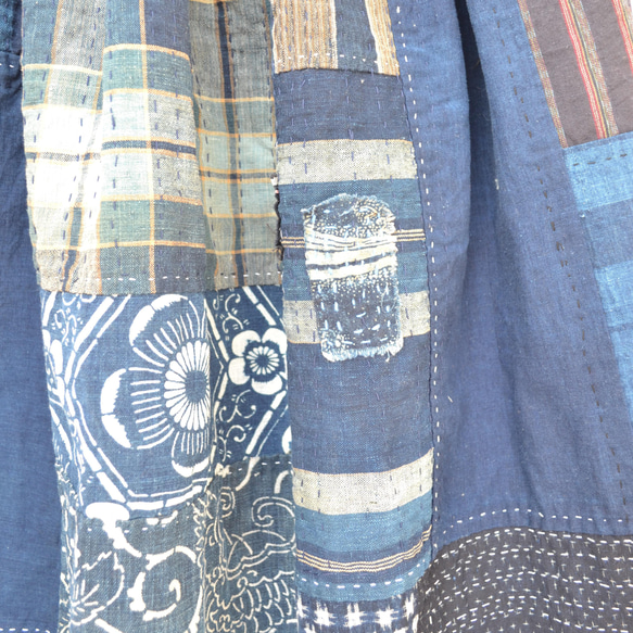 古布　木綿　藍色　型染から手縫いギャザースカート　Ｊ-57 6枚目の画像