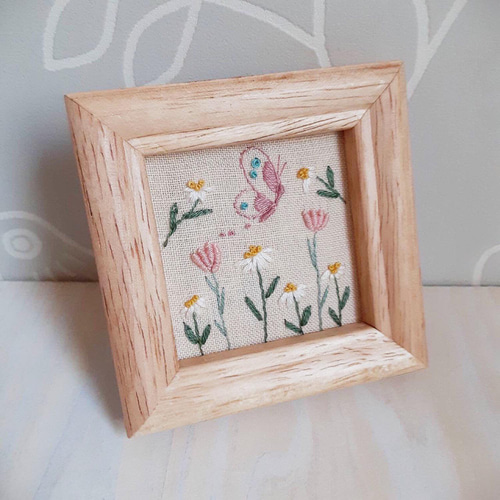 新作☆蝶とお花2022 刺繍フレーム お花の刺繍 壁飾り インテリア