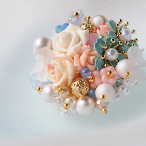 アンティークビーズ ブルーの桜と薔薇ビジューブローチ ブローチ