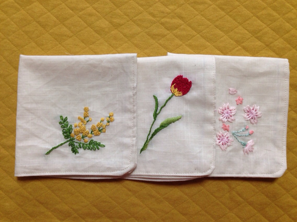 コットンの刺繍ハンカチ☆ミモザ 5枚目の画像