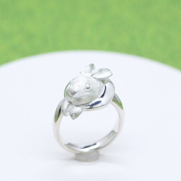 三日月兎のシルバーリング 1枚目の画像