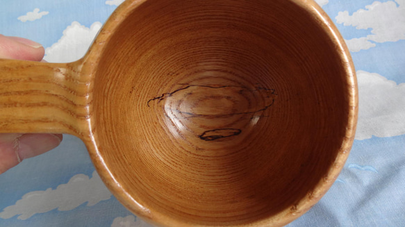 　古木のタモの一木彫りコーヒーカップ 8枚目の画像