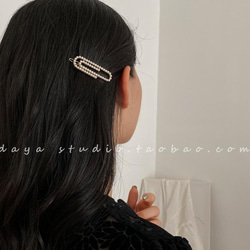 韓国ファッション　パールのクリップ型ヘアピン　アクセサリー　-7101 4枚目の画像