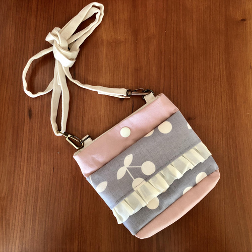 移動ポケット/ポシェット】フタなし スナップ開閉式 フリル付き /入園