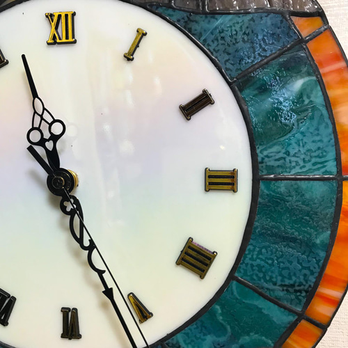 ステンドグラスぶどうモチーフの壁掛け時計(ウォールクロック)