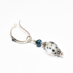 古琉璃水晶和靛藍色仿古珠飾印度銀耳夾 第6張的照片