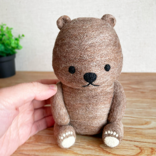 ずっしり存在感！羊毛フェルトのおすわりベア[大きいサイズ]【受注生産