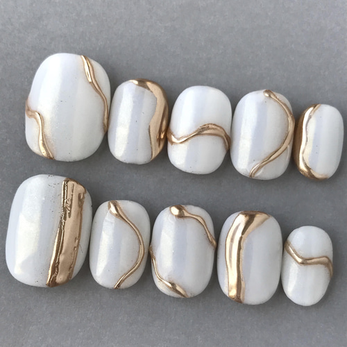 パールホワイト♡ゴールドニュアンスネイル ネイルチップ ミラーネイル