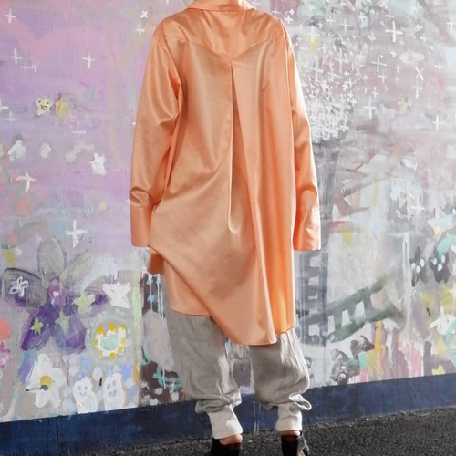 サーモンオレンジ色のウエスタンテール・コットン100%ユニセックス