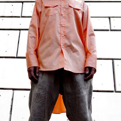 サーモンオレンジ色のウエスタンテール・コットン100%ユニセックスシャツ【gri:n ai】 12枚目の画像