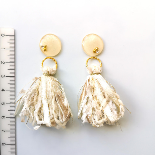 2way*キラキラベージュのタッセルのピアス/イヤリング ピアス  