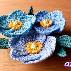 青い芥子の花のコサージュ 5枚目の画像