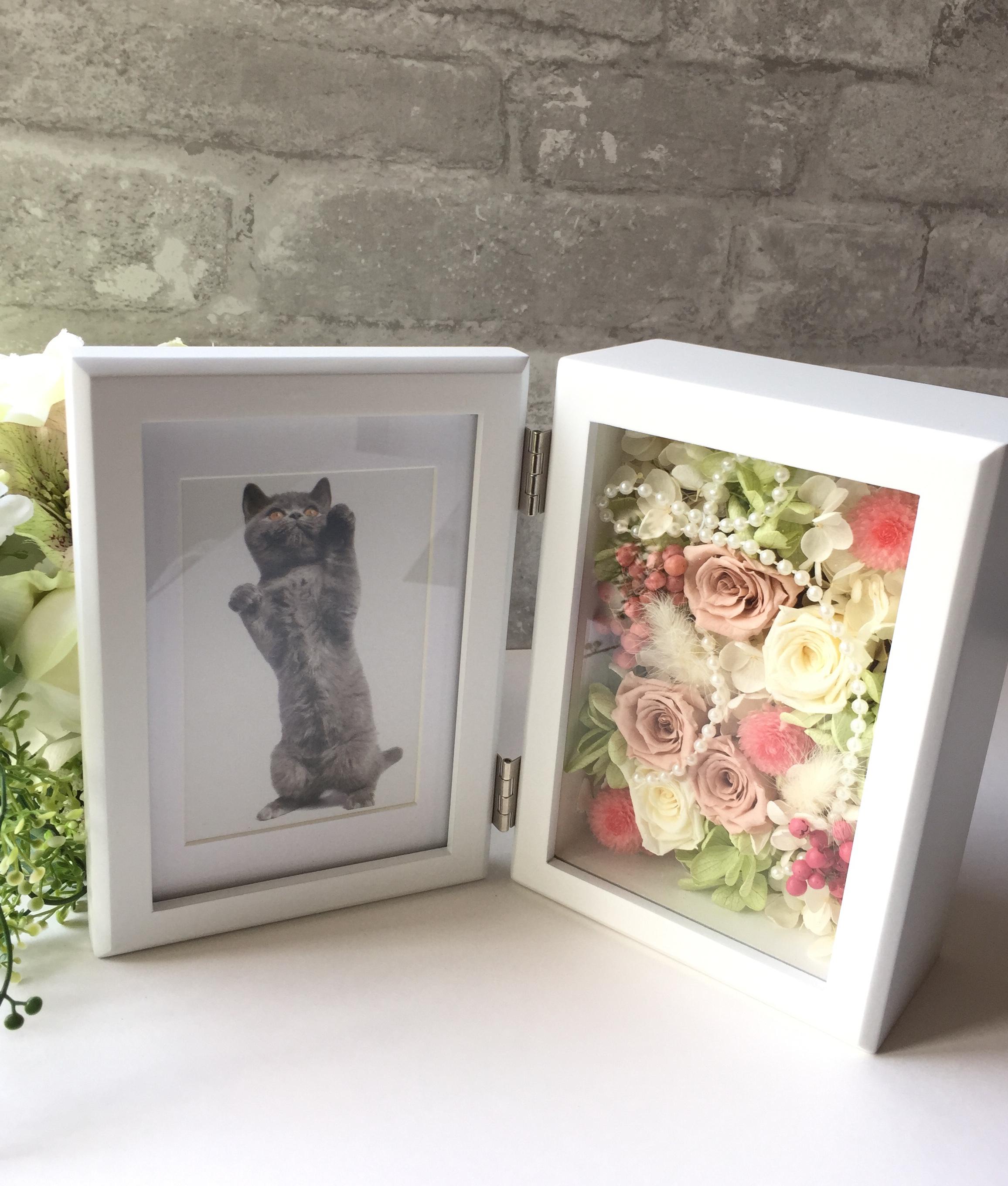 白いフォトフレーム