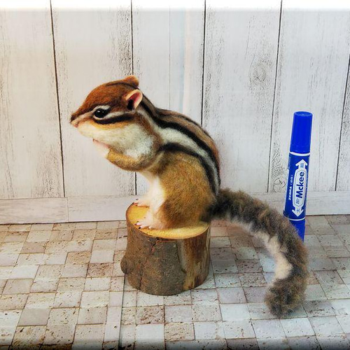 羊毛フェルト リス シマリス 動物フィギュア 羊毛フェルト モンブラン