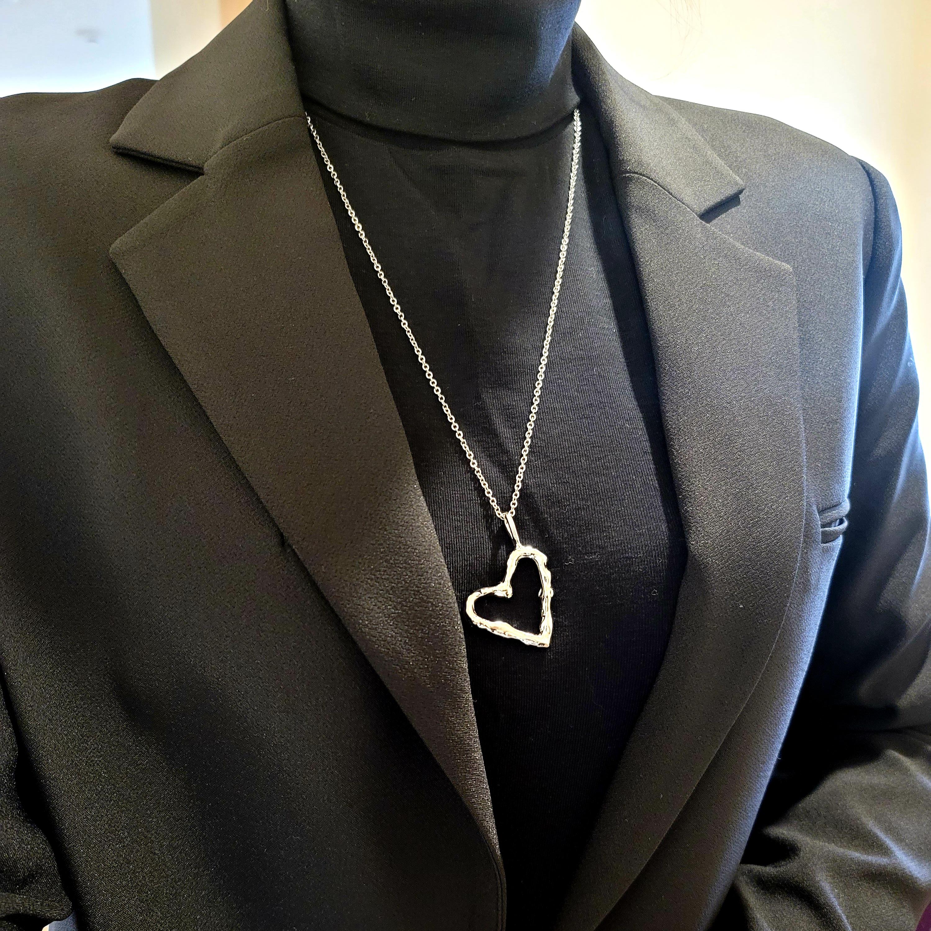 大ぶりハートペンダント　ロングネックレス　真鍮　H-186