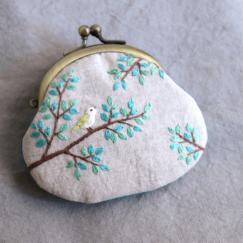 手刺繍のがま口『鳥と草花』財布・ポーチ【受注制作】 がま口