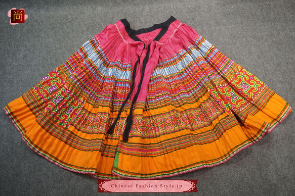 貴州苗族の刺繍付きスカート100%ハンドメイド 手織プリーツスカート Bohoスタイルな女性ためのドレス #101 6枚目の画像