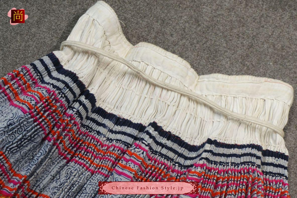 貴州苗族の刺繍付きスカート100%ハンドメイド 手織プリーツスカート Bohoスタイルな女性ためのドレス #133 3枚目の画像