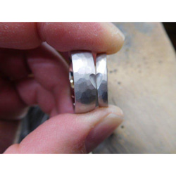 鍛造 結婚指輪 プラチナ1000 純プラチナ プラチナ999 槌目 リング ハート 女性3mm 男性6mm 3枚目の画像