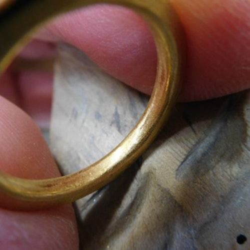 鍛造 結婚指輪 純金 24金 k24 槌目 甲丸 リング 細め 幅2.5mm ハート 