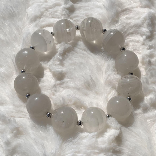 ホワイト千層ファントム ブレスレット ☆maxim☆ ホワイト千層