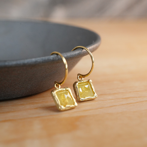 K18YG 天然ダイヤモンドピアス