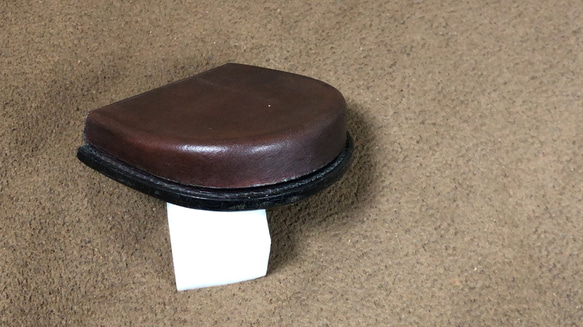 馬蹄型コインケース　ウェットフォーミング仕様　革絞り　ブラウン＆ダークブラウン 4枚目の画像