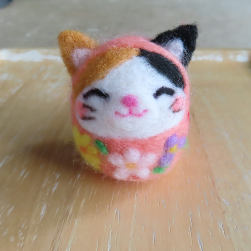 ニコニコ猫ダルマちゃん 羊毛フェルト 紫花 通販 13711067｜Creema
